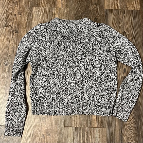 Divided H&M Crew Neck Knit Sweater - Picture 2 of 6